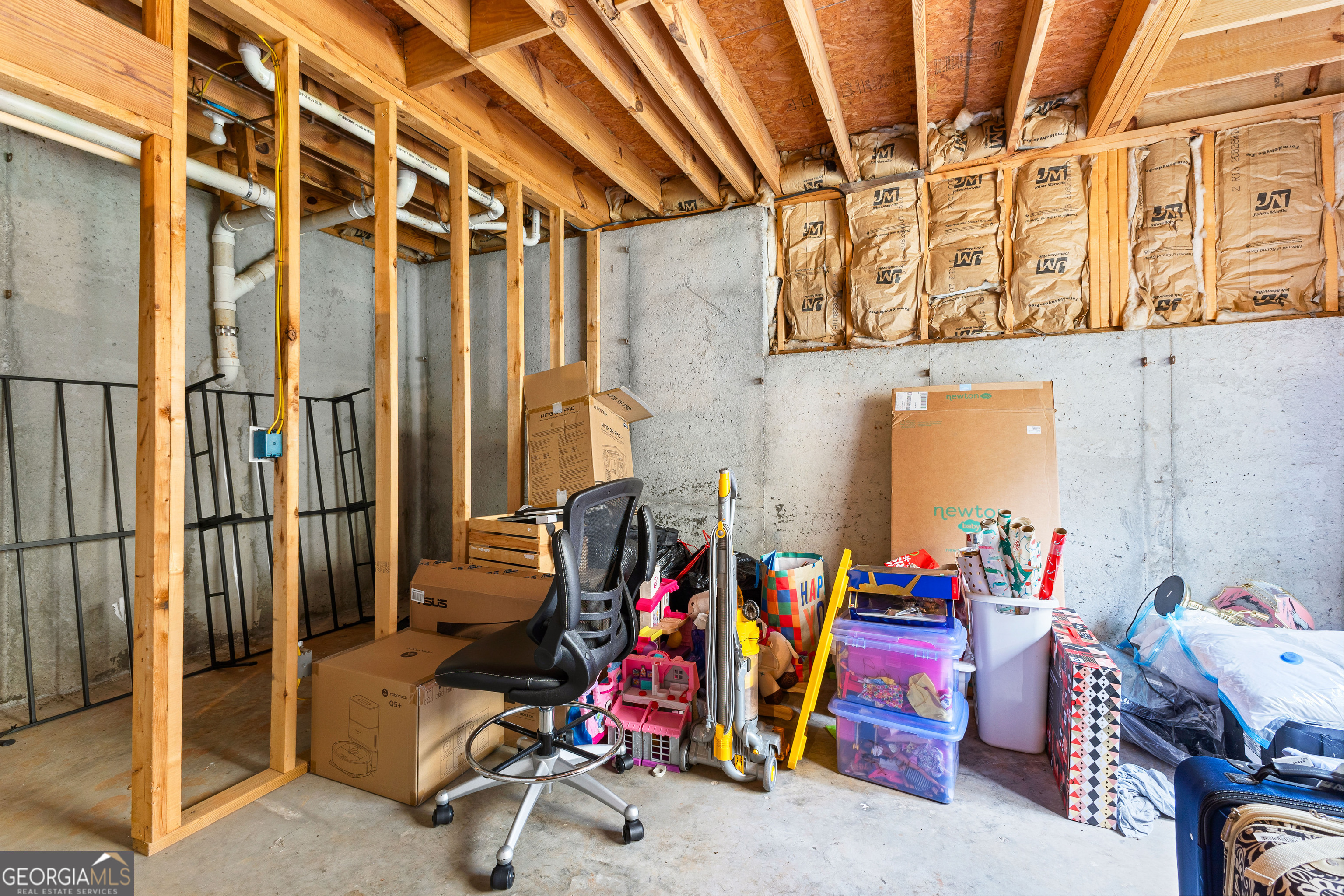 Newnan, Georgia 30265, United States, 3 Bedrooms Bedrooms, ,2 BathroomsBathrooms,Residential,Pending,200813