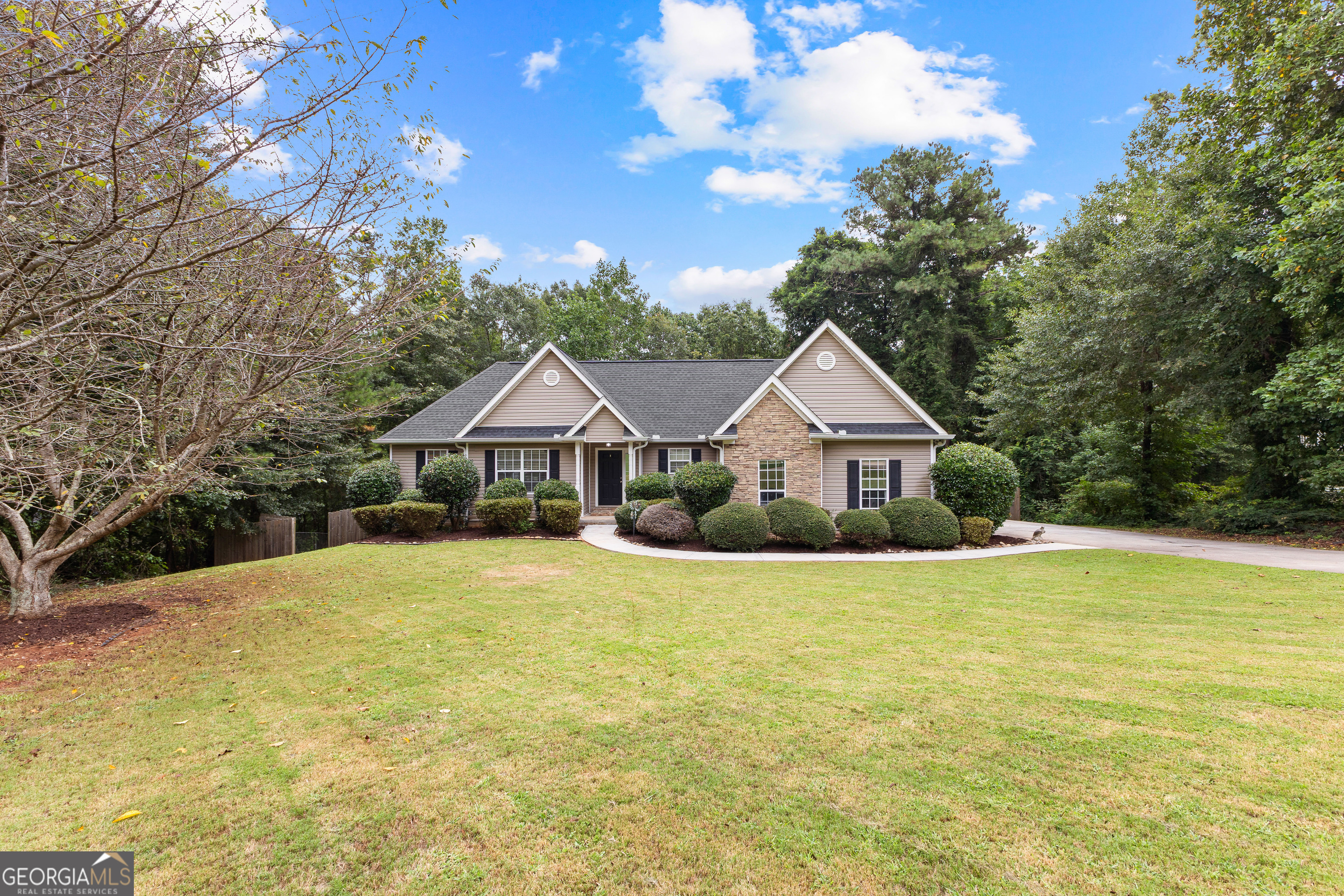 90 Hidden Brook LN