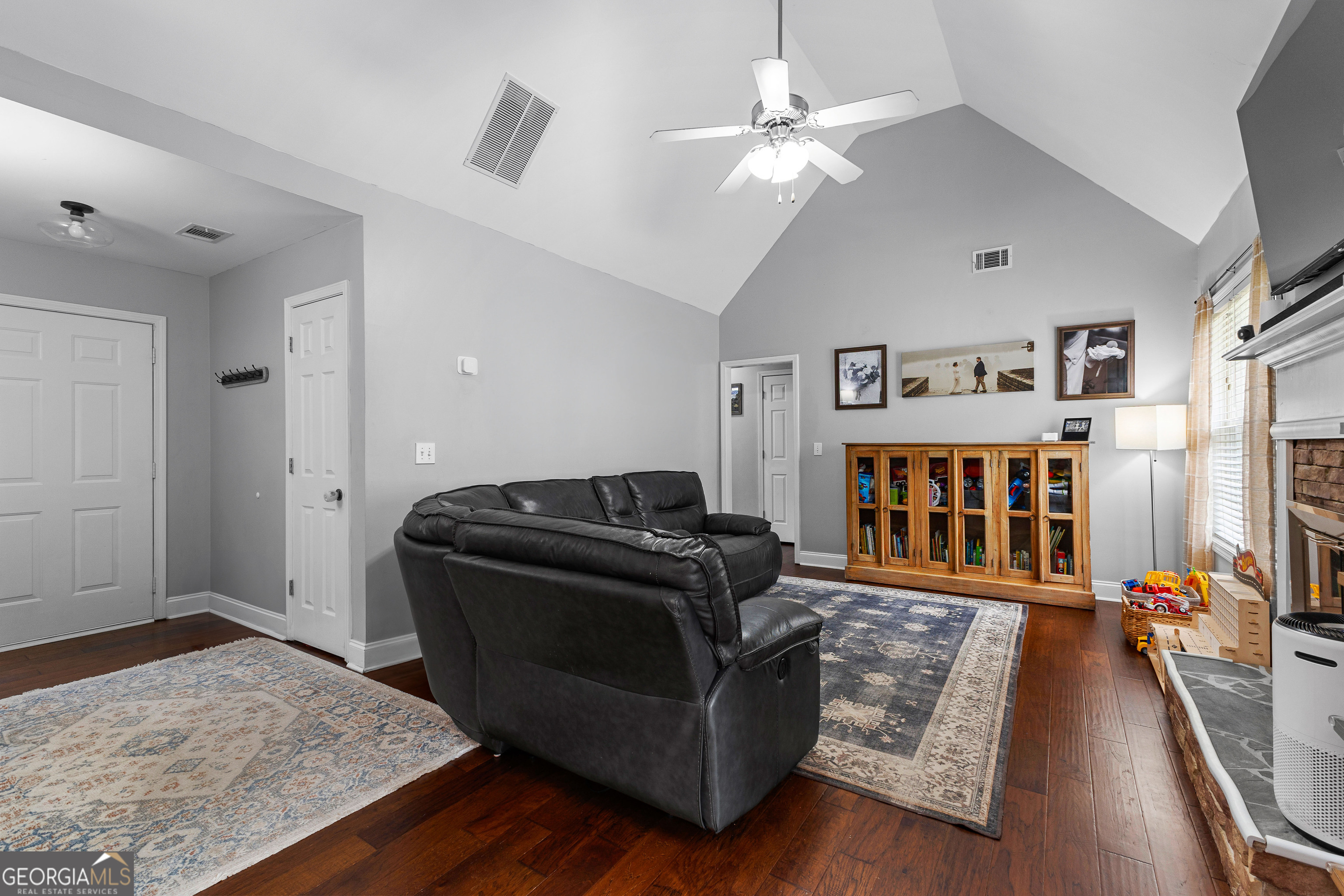 Newnan, Georgia 30265, United States, 3 Bedrooms Bedrooms, ,2 BathroomsBathrooms,Residential,Pending,200813