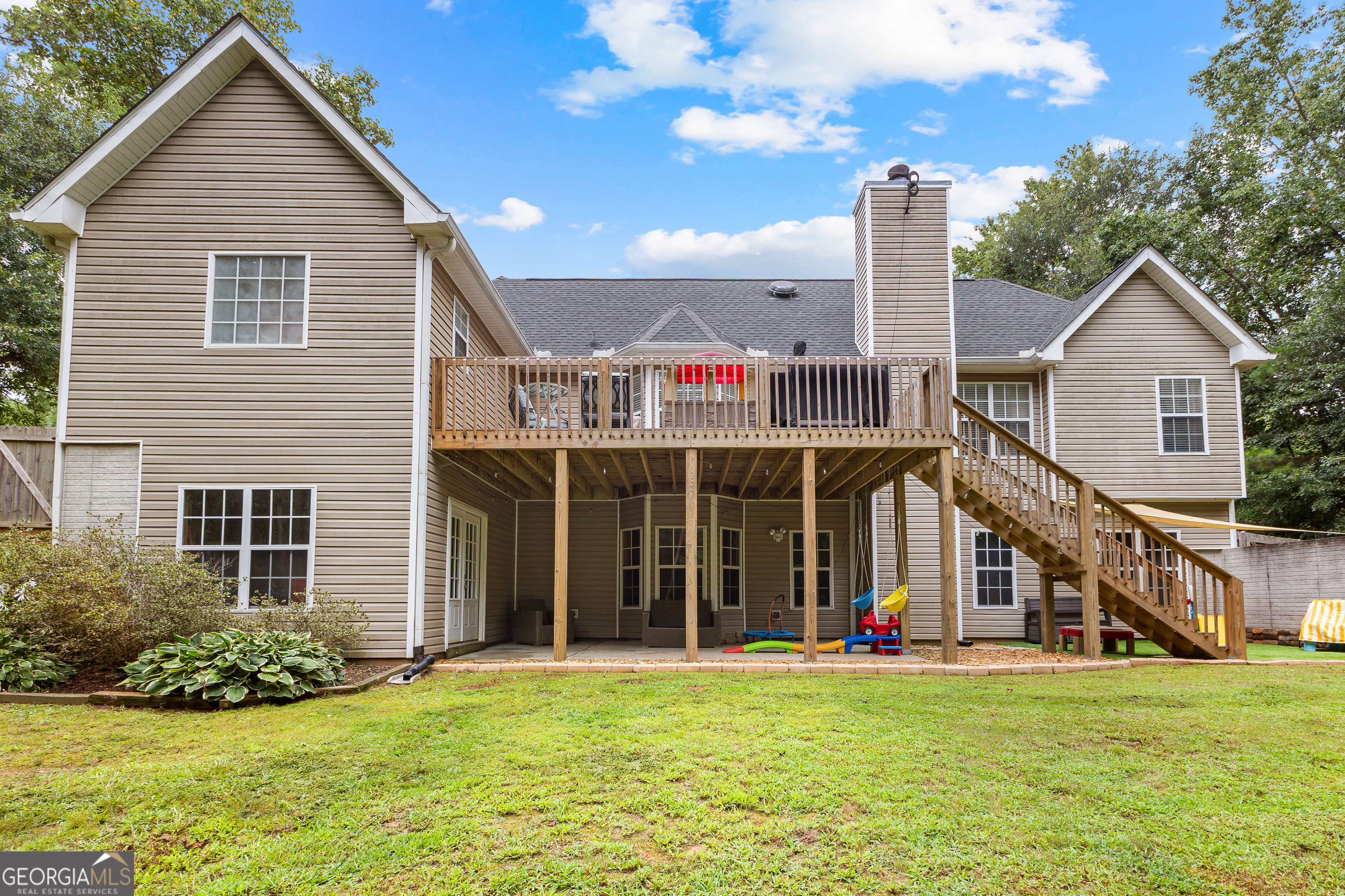 Newnan, Georgia 30265, United States, 3 Bedrooms Bedrooms, ,2 BathroomsBathrooms,Residential,Pending,200813