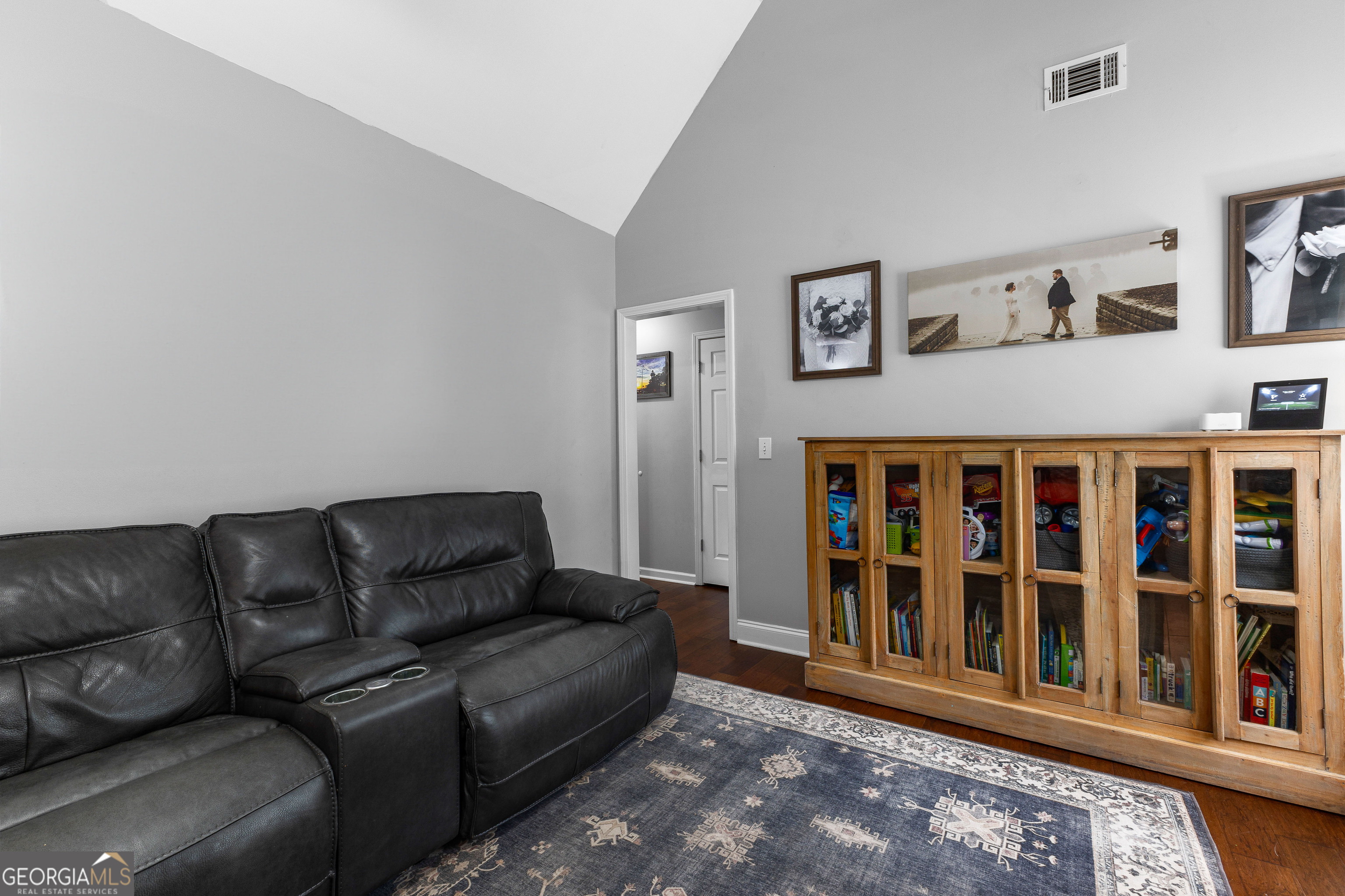 Newnan, Georgia 30265, United States, 3 Bedrooms Bedrooms, ,2 BathroomsBathrooms,Residential,Pending,200813