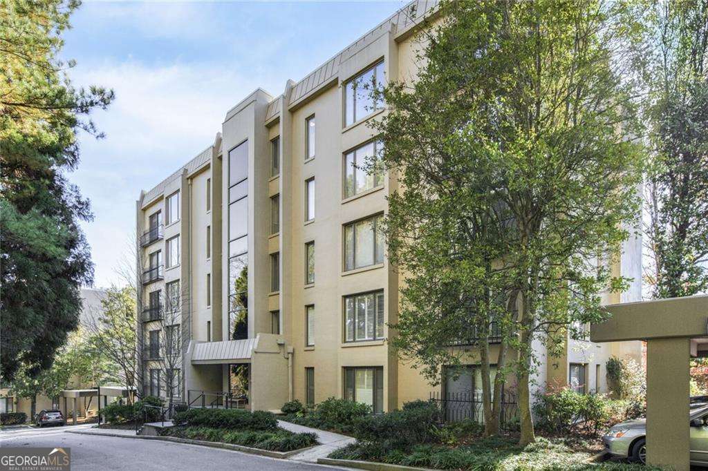 2769 Peachtree RD NE 10