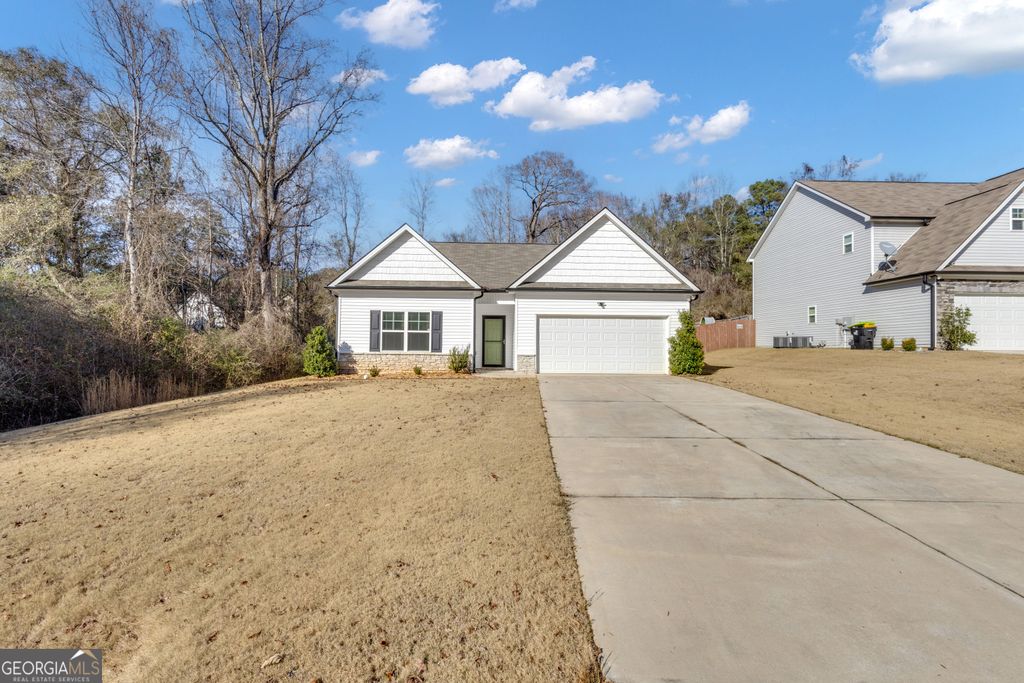 Photo of 582 Griffin Street, Grantville, GA 30220 (MLS # 10654084)