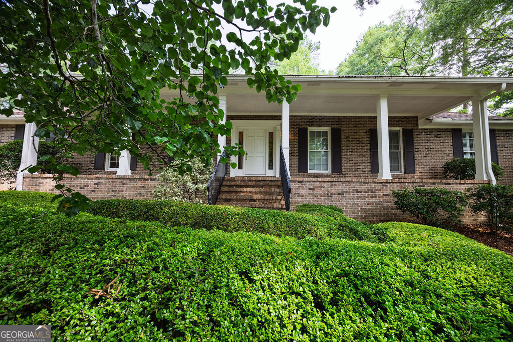 205 Castlegate RD