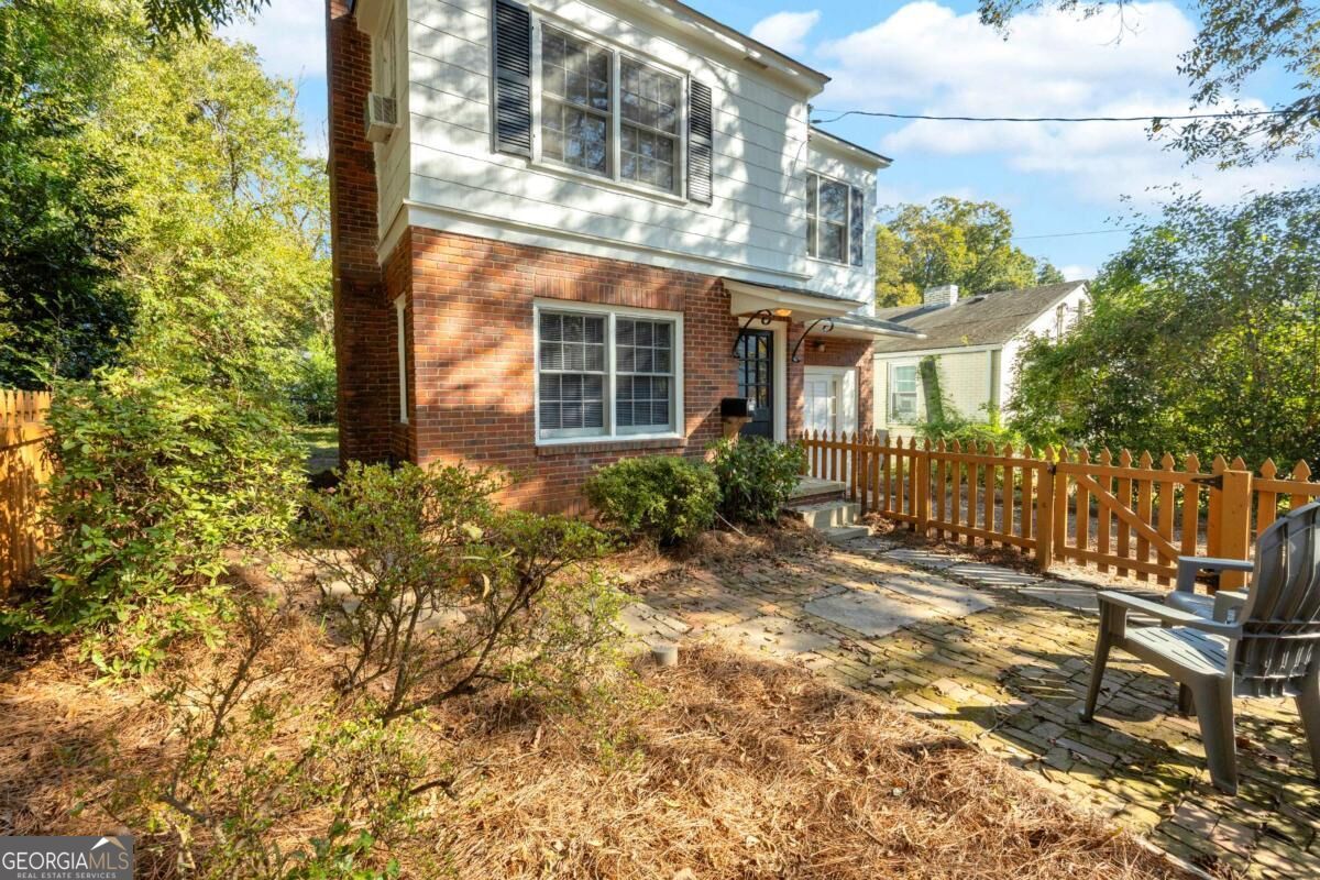 98 Springdale Street