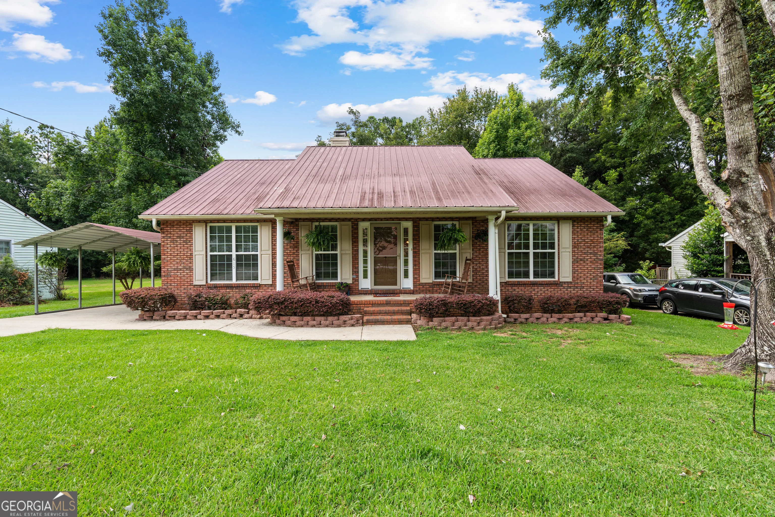 615 Peach Street
