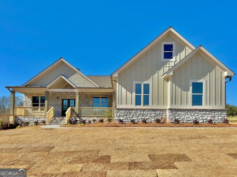 A home in Hoschton