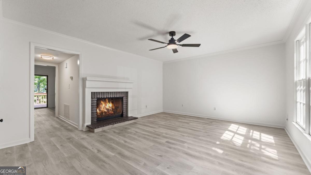 2387 Northlake CT NE