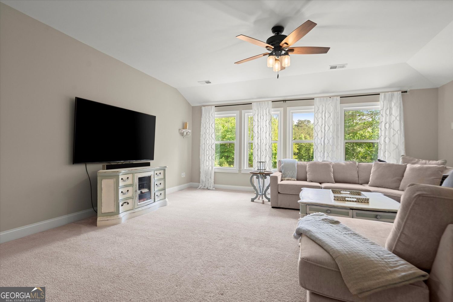 THE MANOR NORTH - Residential