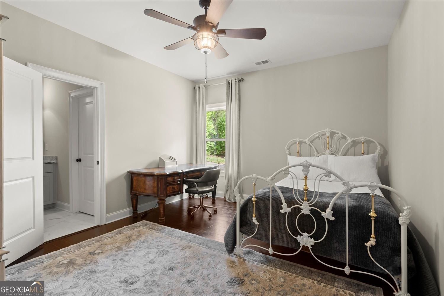 THE MANOR NORTH - Residential