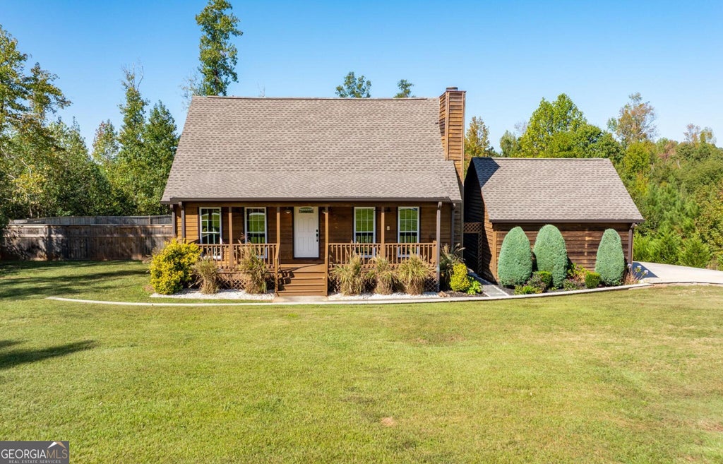 Photo of 295 Victoria Lane, Newnan, GA 30263 (MLS # 10873039)