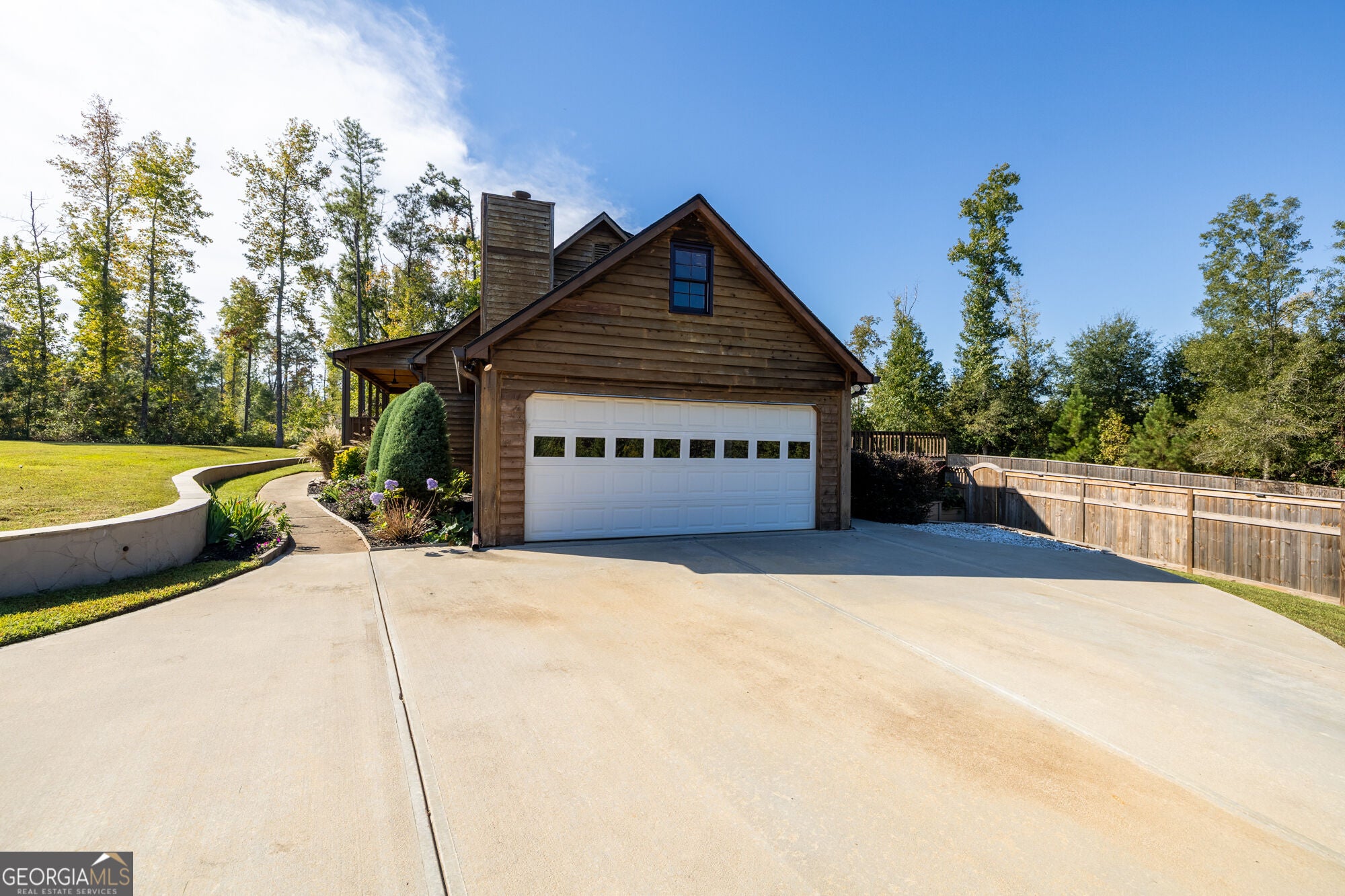295 Victoria LN