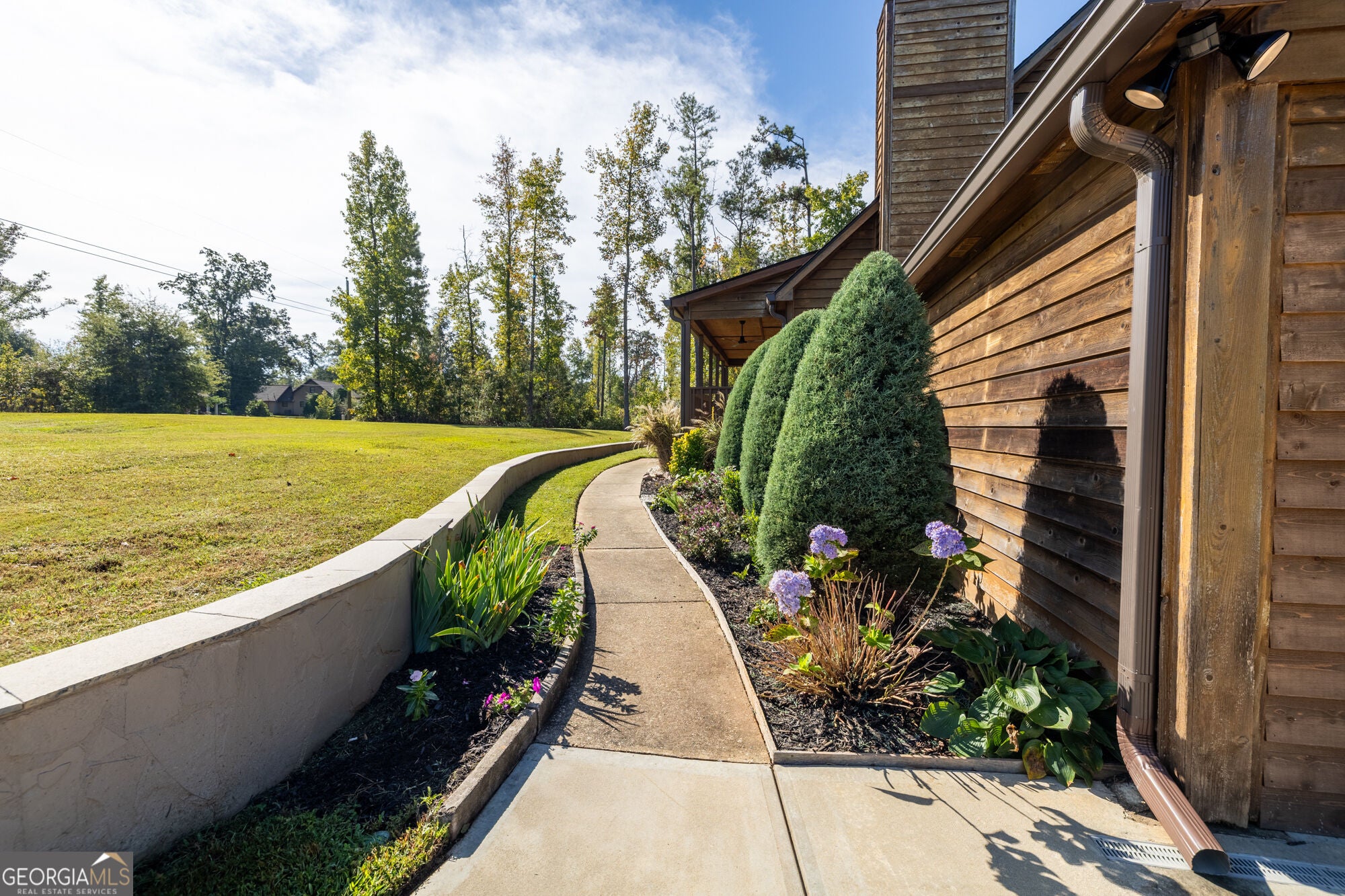 295 Victoria LN
