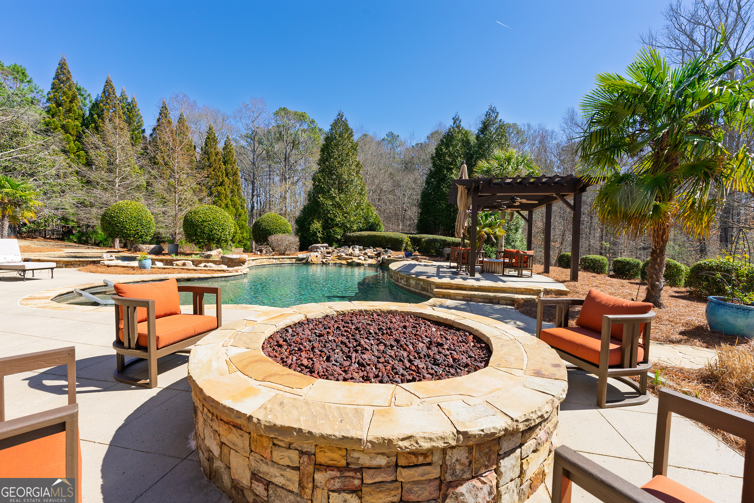 Fayetteville, Georgia 30214, United States, 6 Bedrooms Bedrooms, ,8 BathroomsBathrooms,Residential,Pending,84677