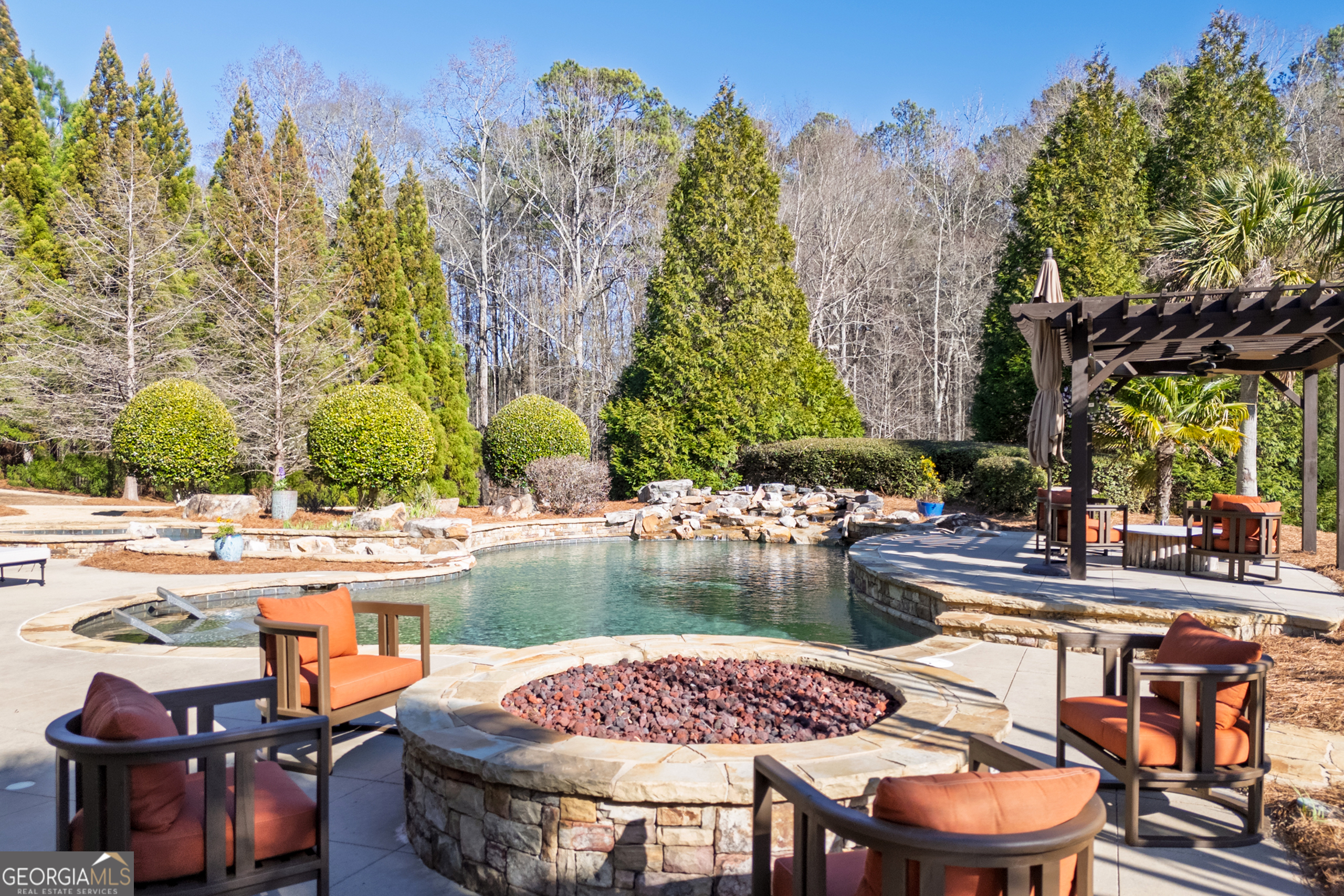 Fayetteville, Georgia 30214, United States, 6 Bedrooms Bedrooms, ,8 BathroomsBathrooms,Residential,Pending,84677