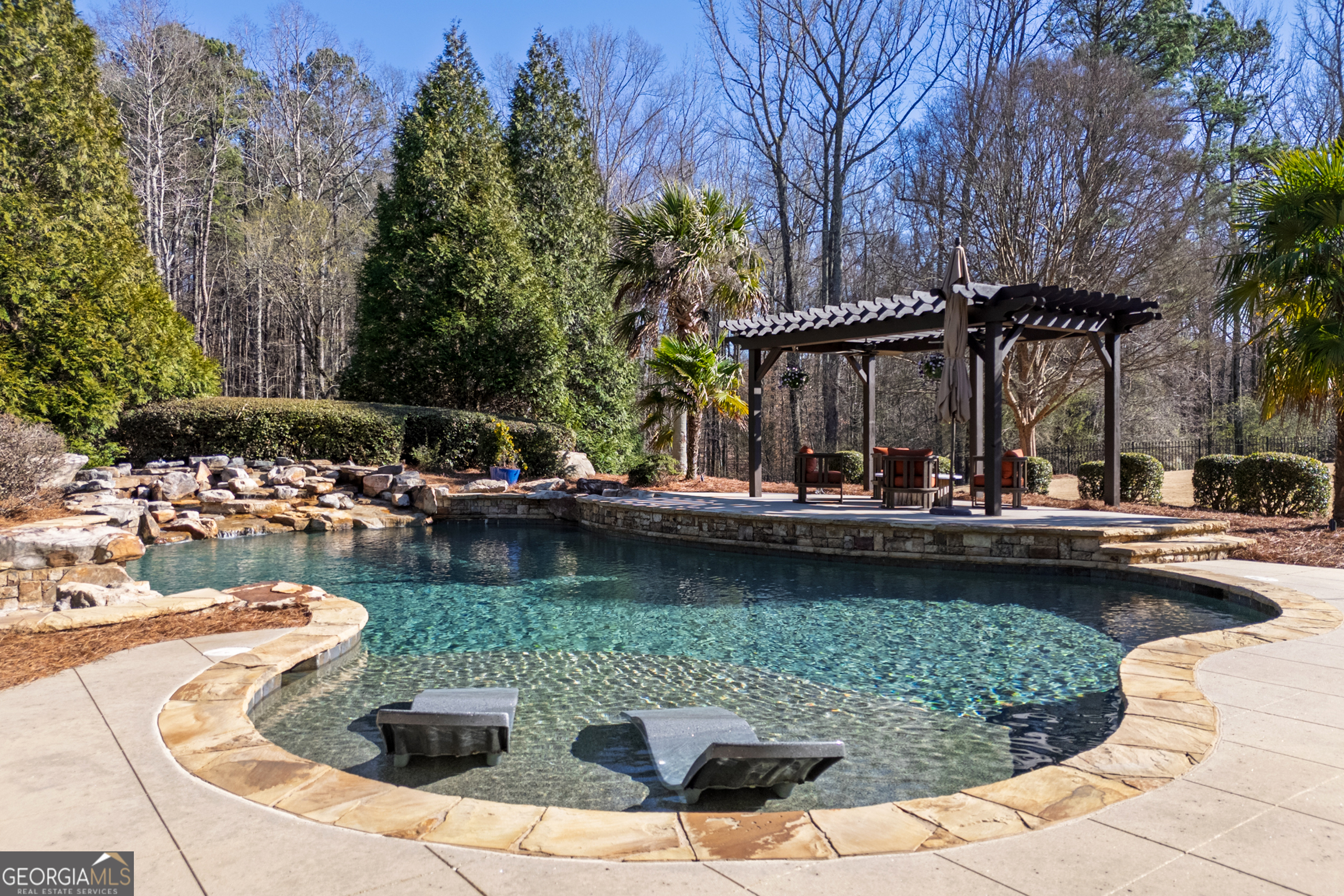 Fayetteville, Georgia 30214, United States, 6 Bedrooms Bedrooms, ,8 BathroomsBathrooms,Residential,Pending,84677