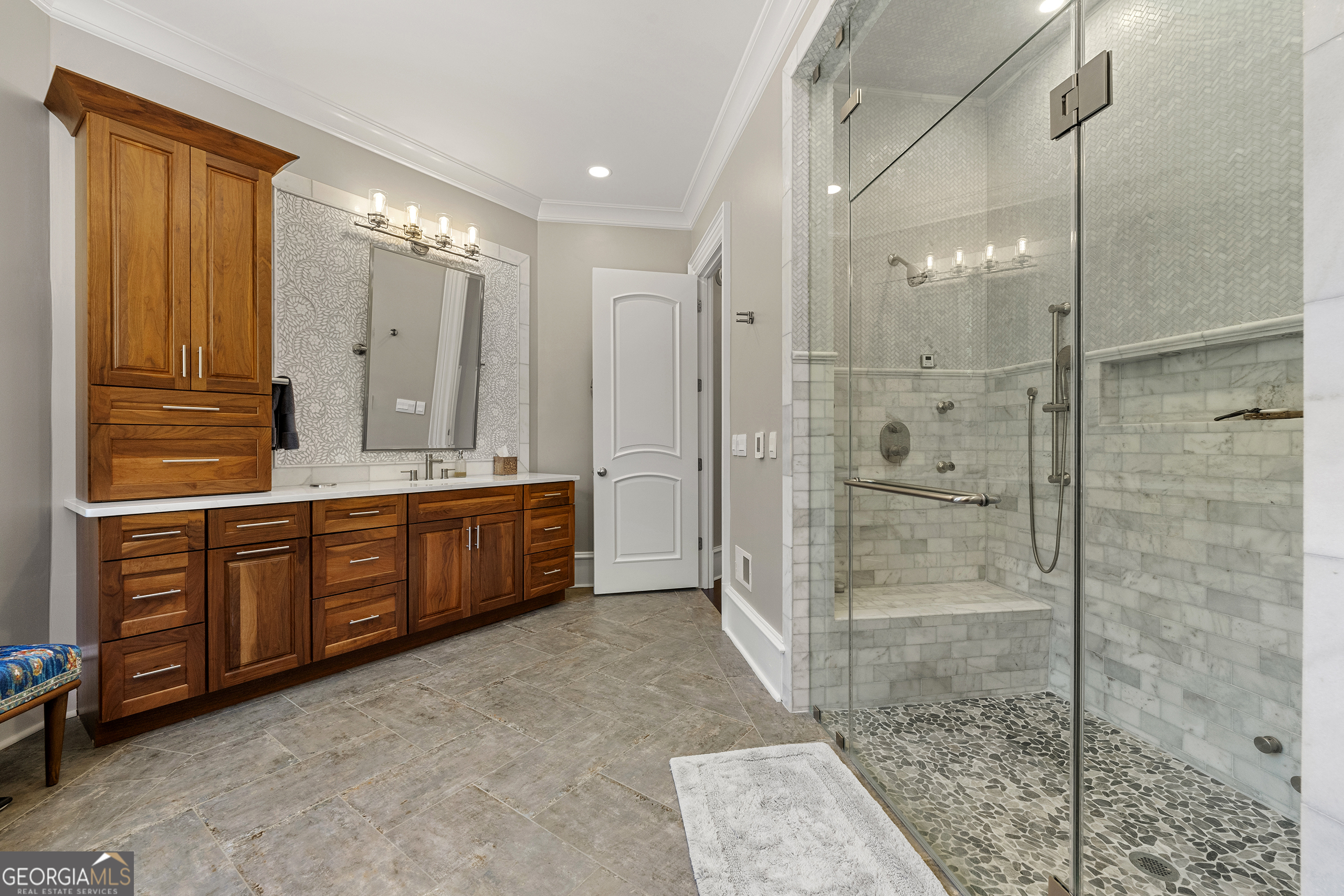 Fayetteville, Georgia 30214, United States, 6 Bedrooms Bedrooms, ,8 BathroomsBathrooms,Residential,Pending,84677