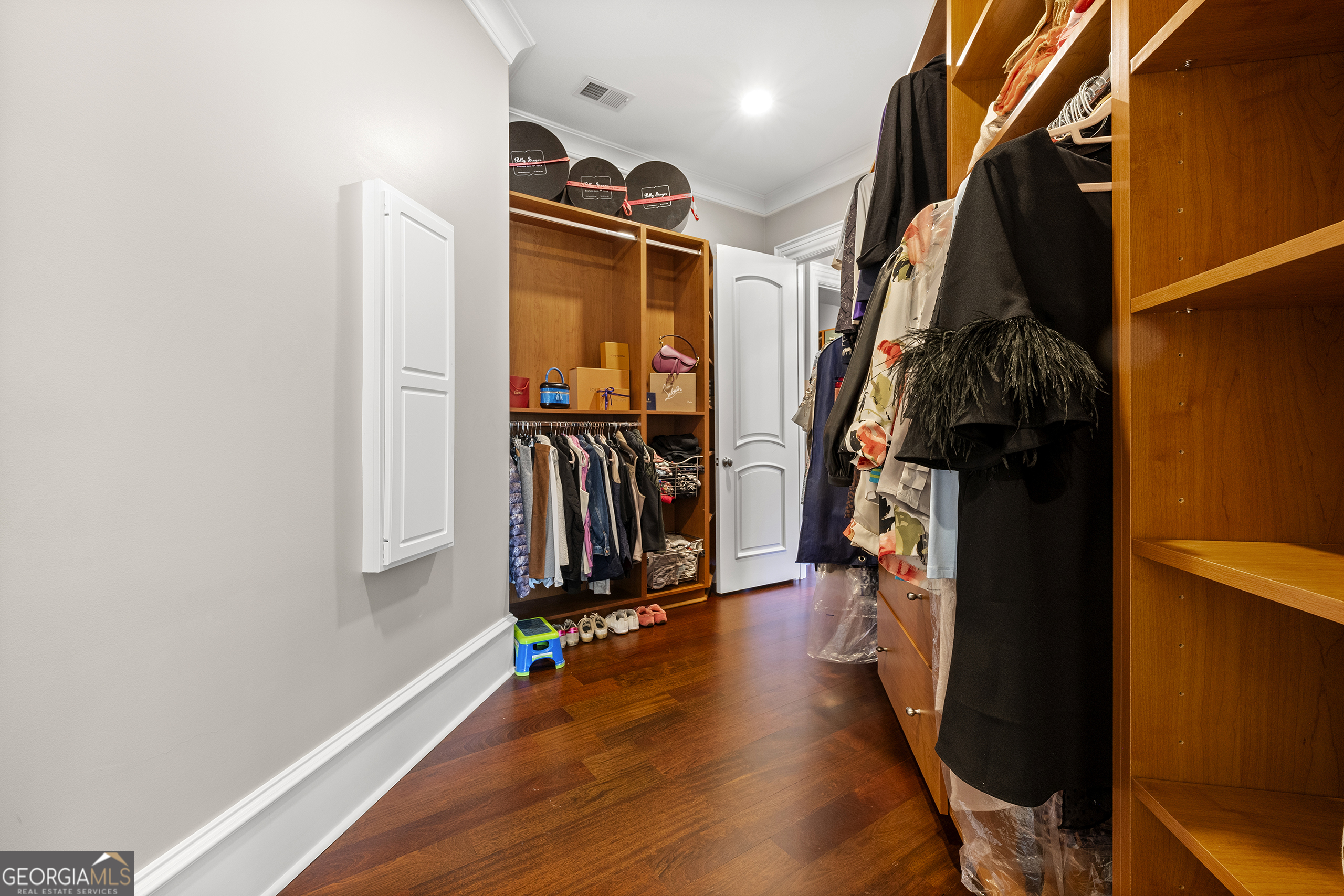 Fayetteville, Georgia 30214, United States, 6 Bedrooms Bedrooms, ,8 BathroomsBathrooms,Residential,Pending,84677