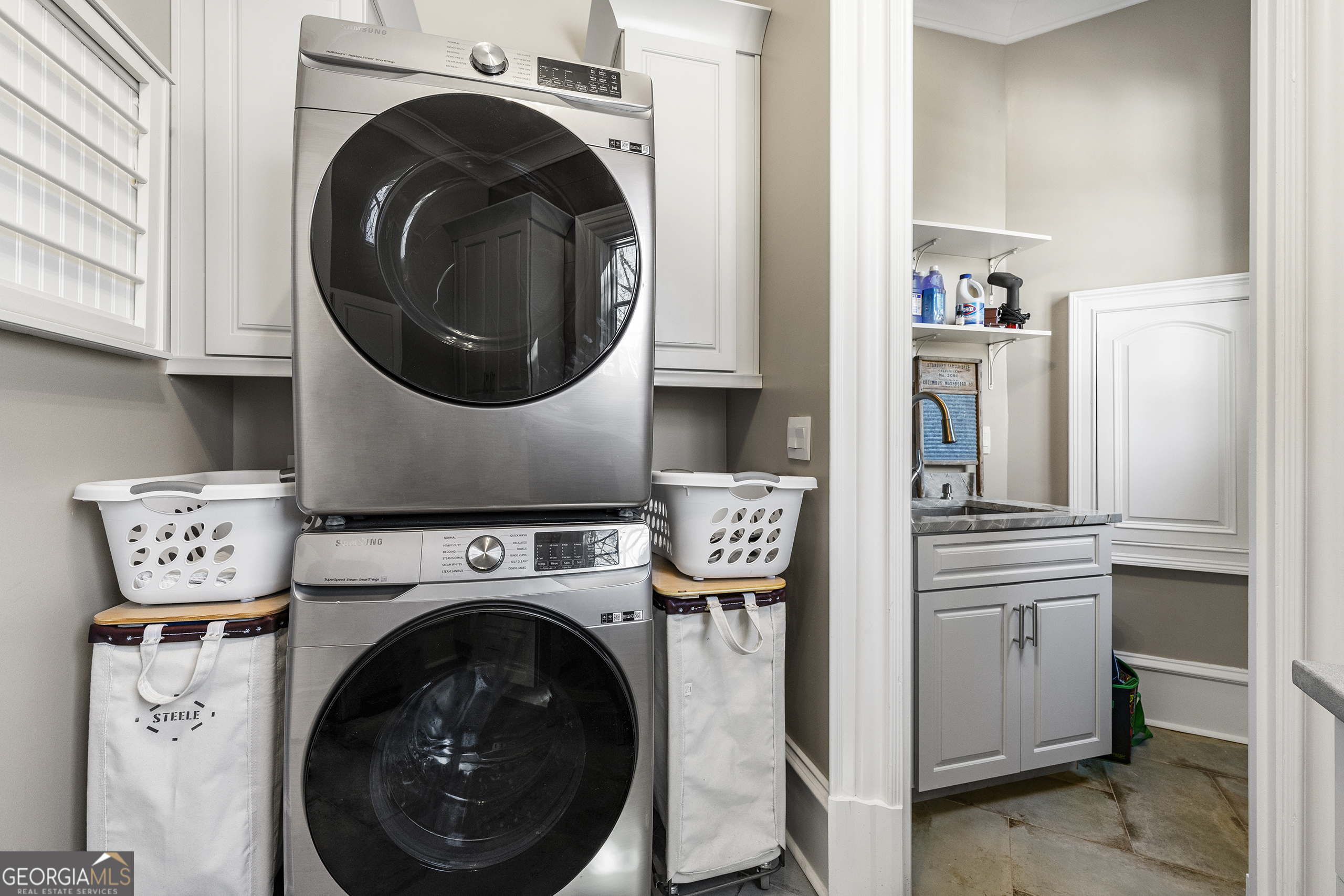 Fayetteville, Georgia 30214, United States, 6 Bedrooms Bedrooms, ,8 BathroomsBathrooms,Residential,Pending,84677