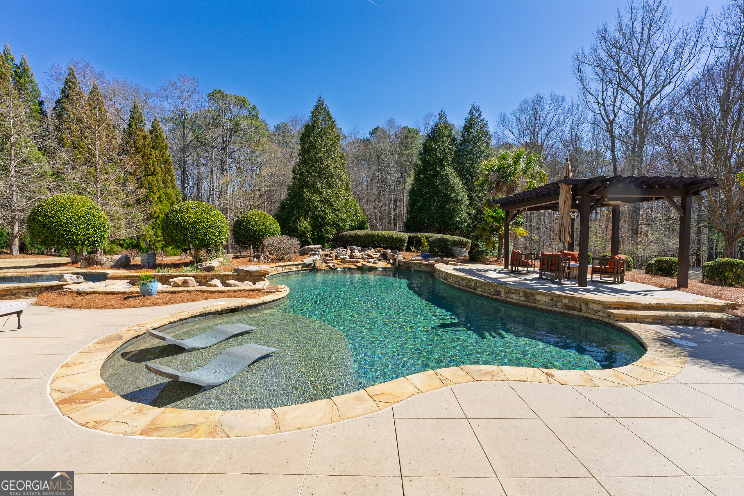 Fayetteville, Georgia 30214, United States, 6 Bedrooms Bedrooms, ,8 BathroomsBathrooms,Residential,Pending,84677