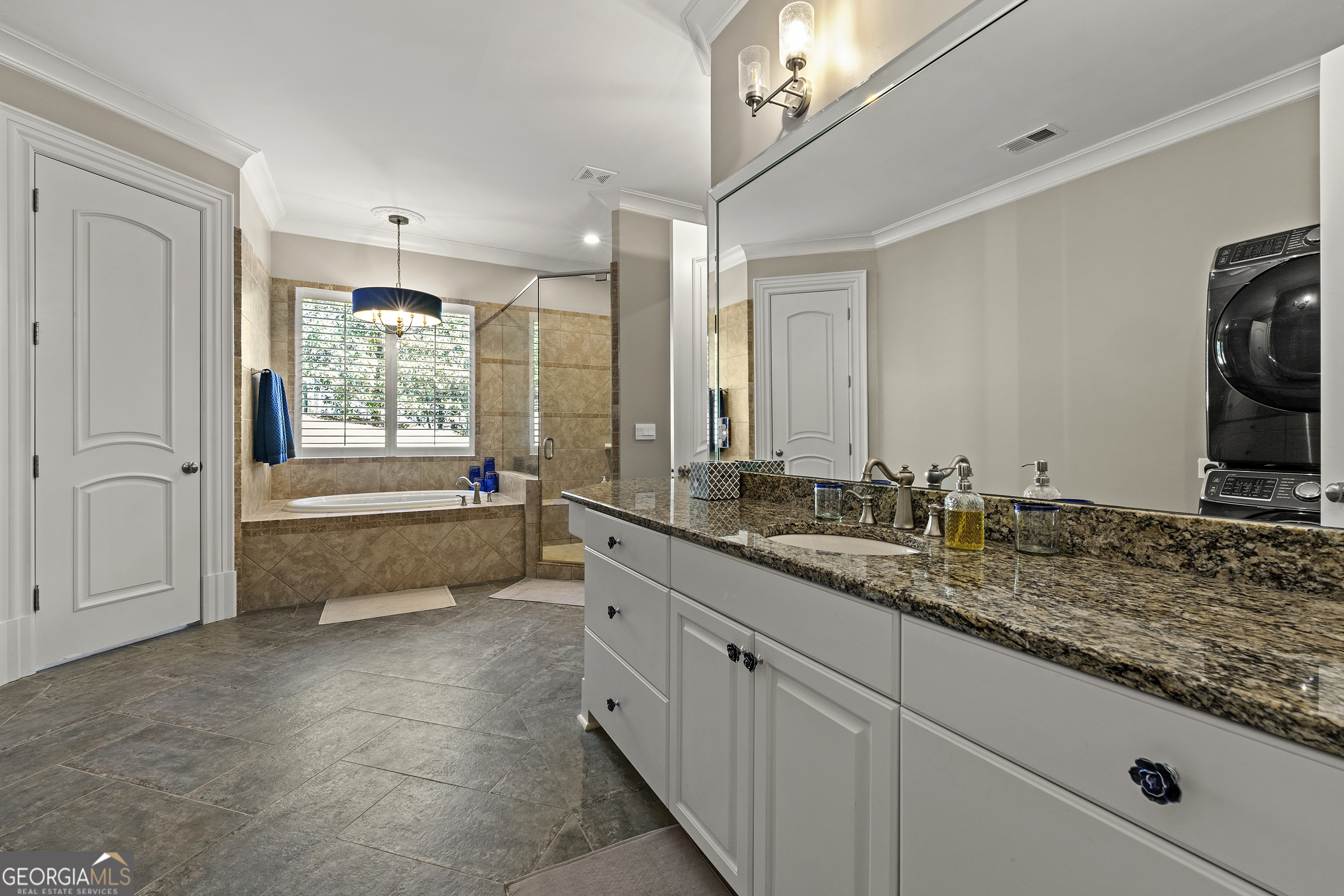 Fayetteville, Georgia 30214, United States, 6 Bedrooms Bedrooms, ,8 BathroomsBathrooms,Residential,Pending,84677