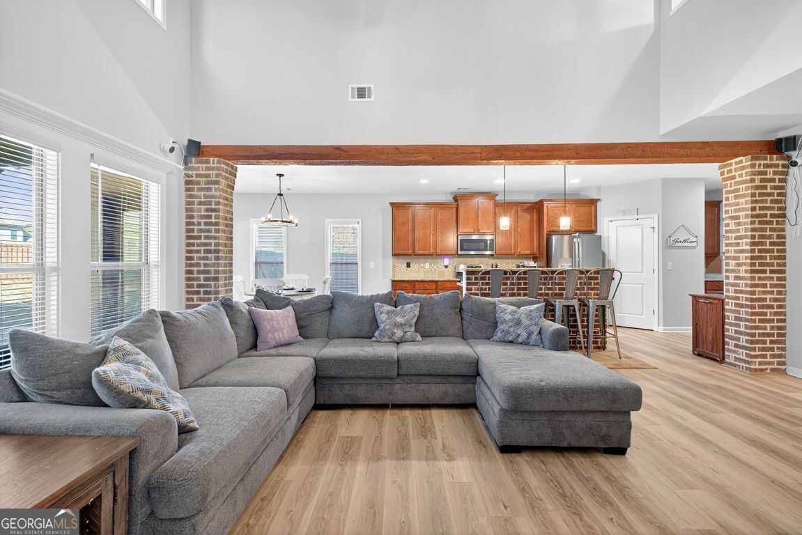 748 HAWKINS CREEK DR