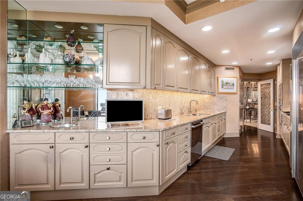 2660 Peachtree RD NW 38E