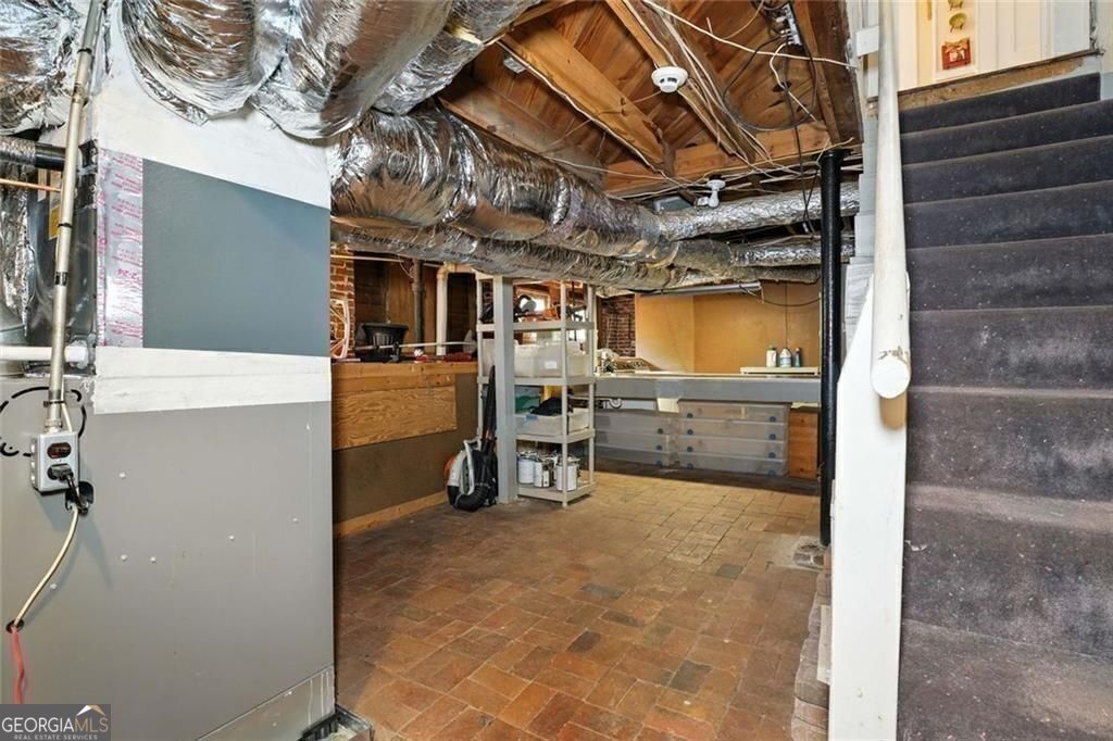 PEACHTREE HEIGHTS - Residential