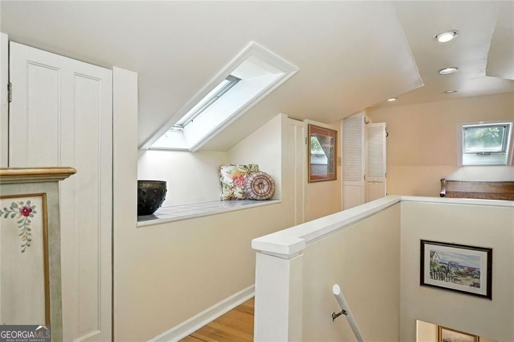 PEACHTREE HEIGHTS - Residential