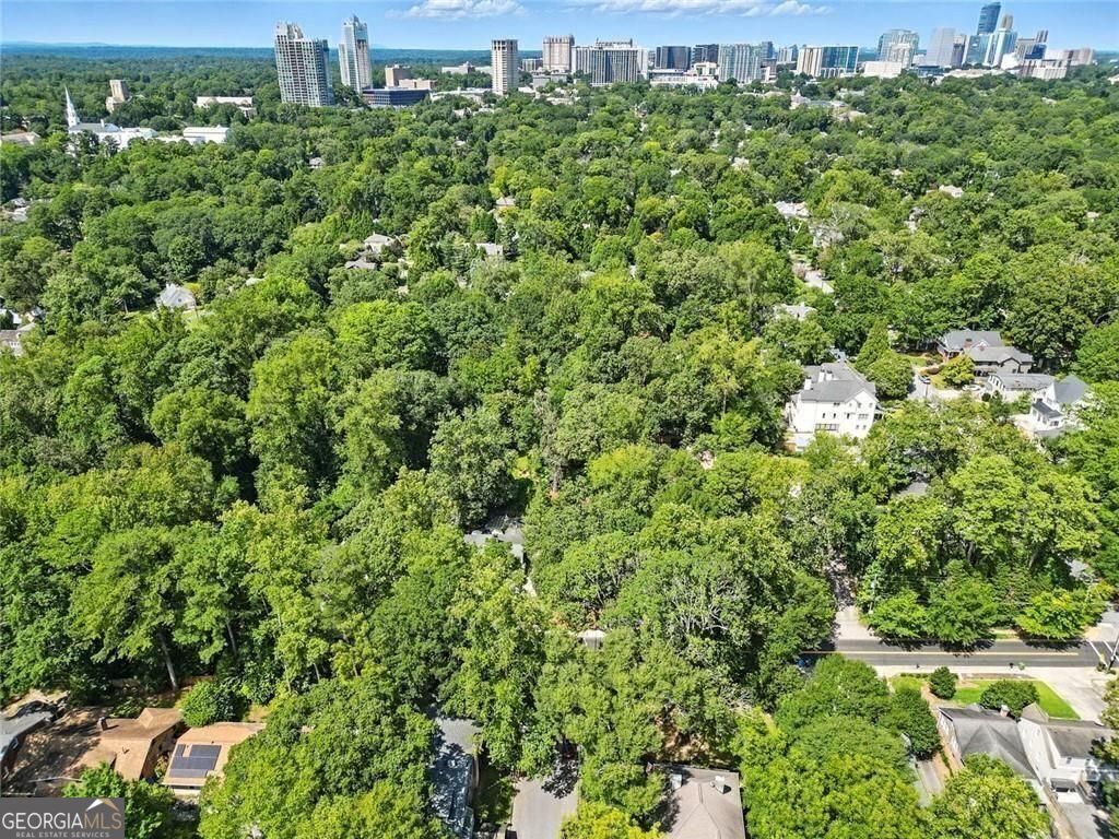 PEACHTREE HEIGHTS - Residential