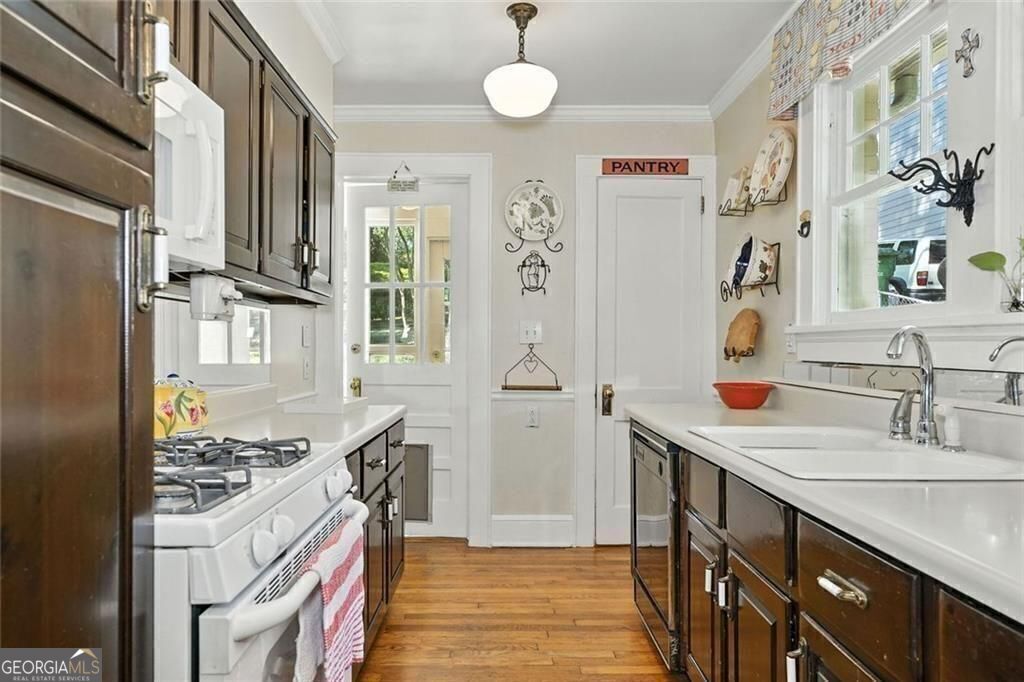 PEACHTREE HEIGHTS - Residential