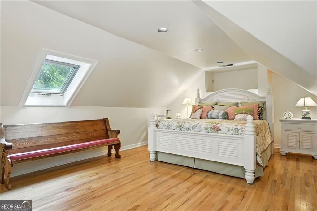 PEACHTREE HEIGHTS - Residential