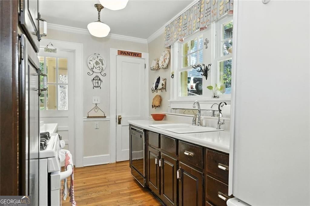 PEACHTREE HEIGHTS - Residential