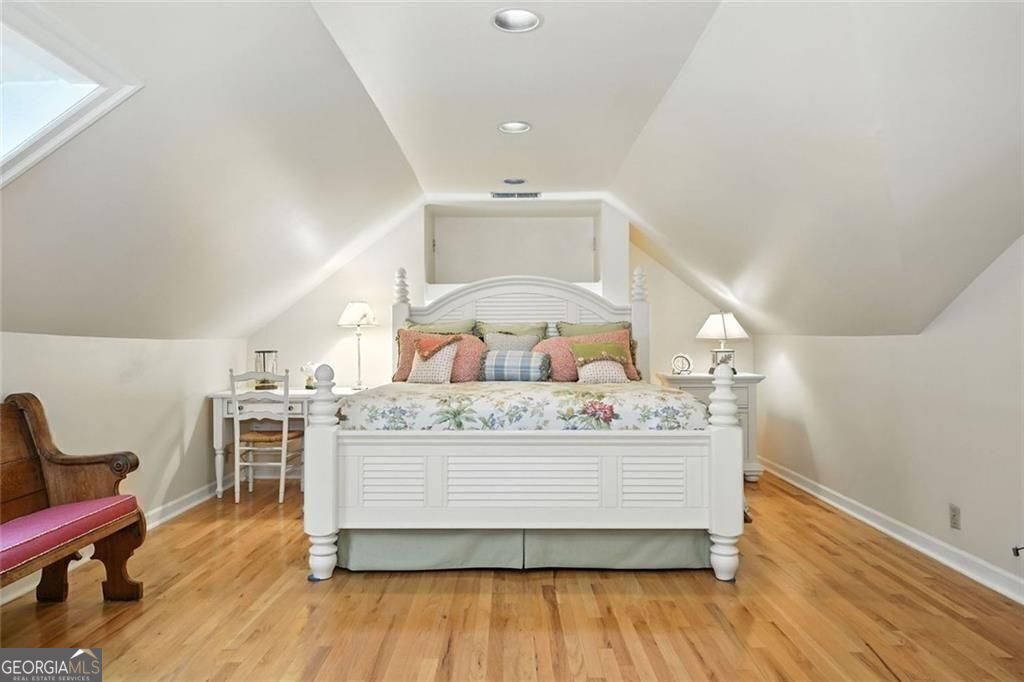 PEACHTREE HEIGHTS - Residential