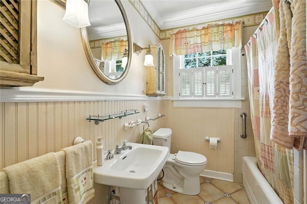 PEACHTREE HEIGHTS - Residential