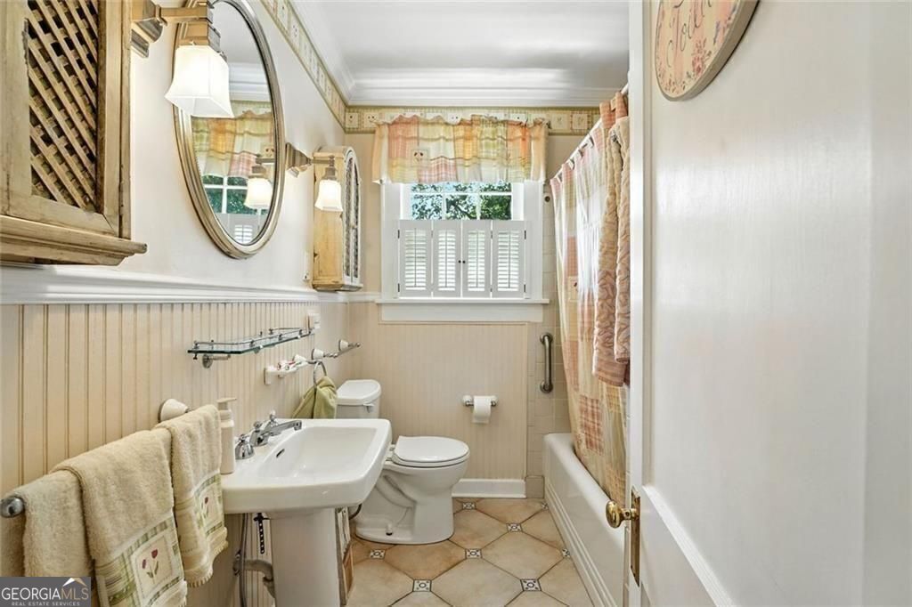 PEACHTREE HEIGHTS - Residential