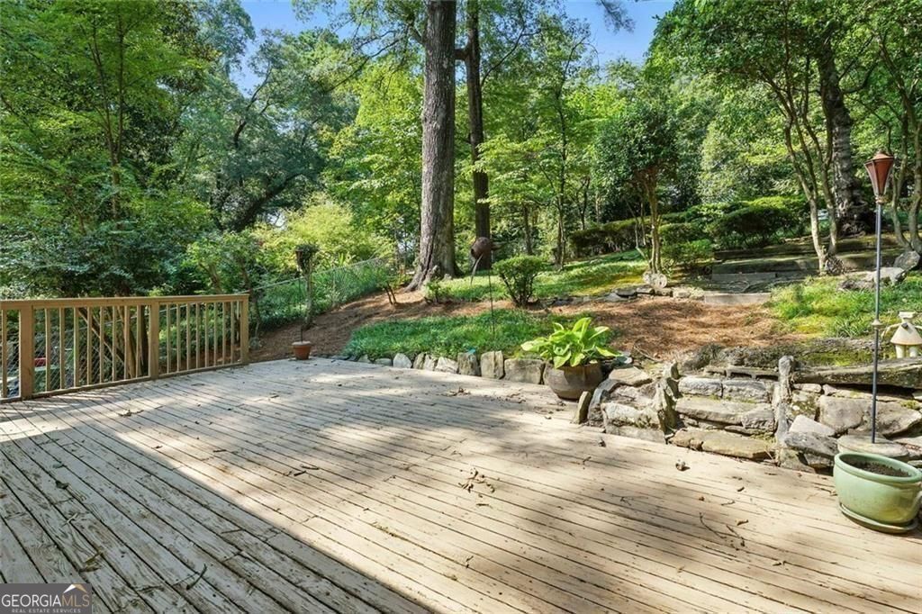 PEACHTREE HEIGHTS - Residential