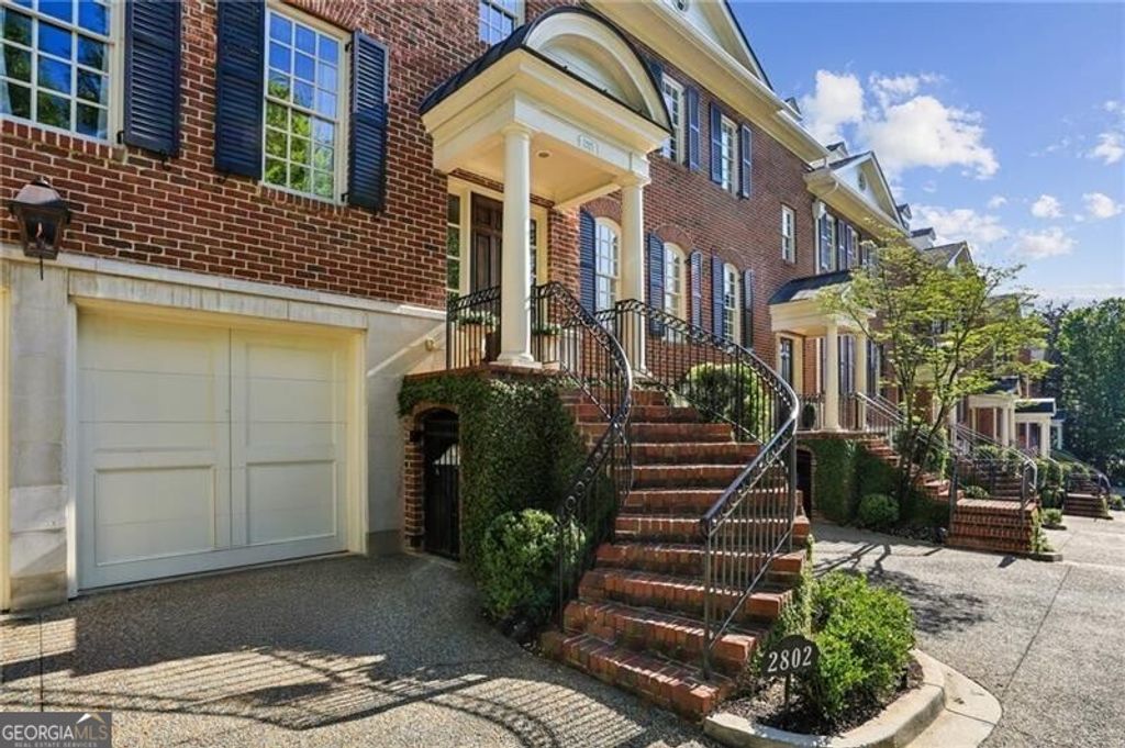 Photo of 2802 Rumson Court NE #2, Atlanta, GA 30305 (MLS # 10758467)