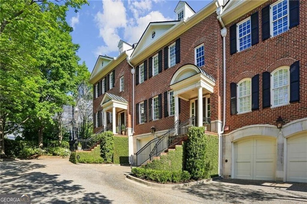 Photo of 2802 Rumson Court NE #2, Atlanta, GA 30305 (MLS # 10758467)