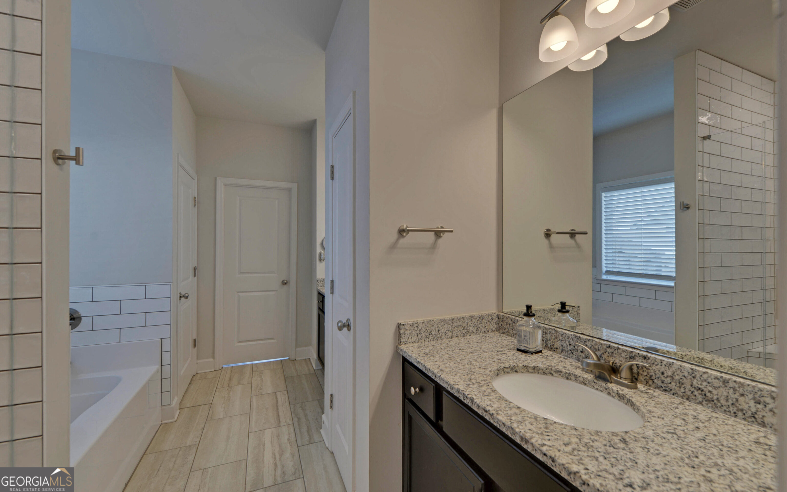 Huntington Manor - Residential