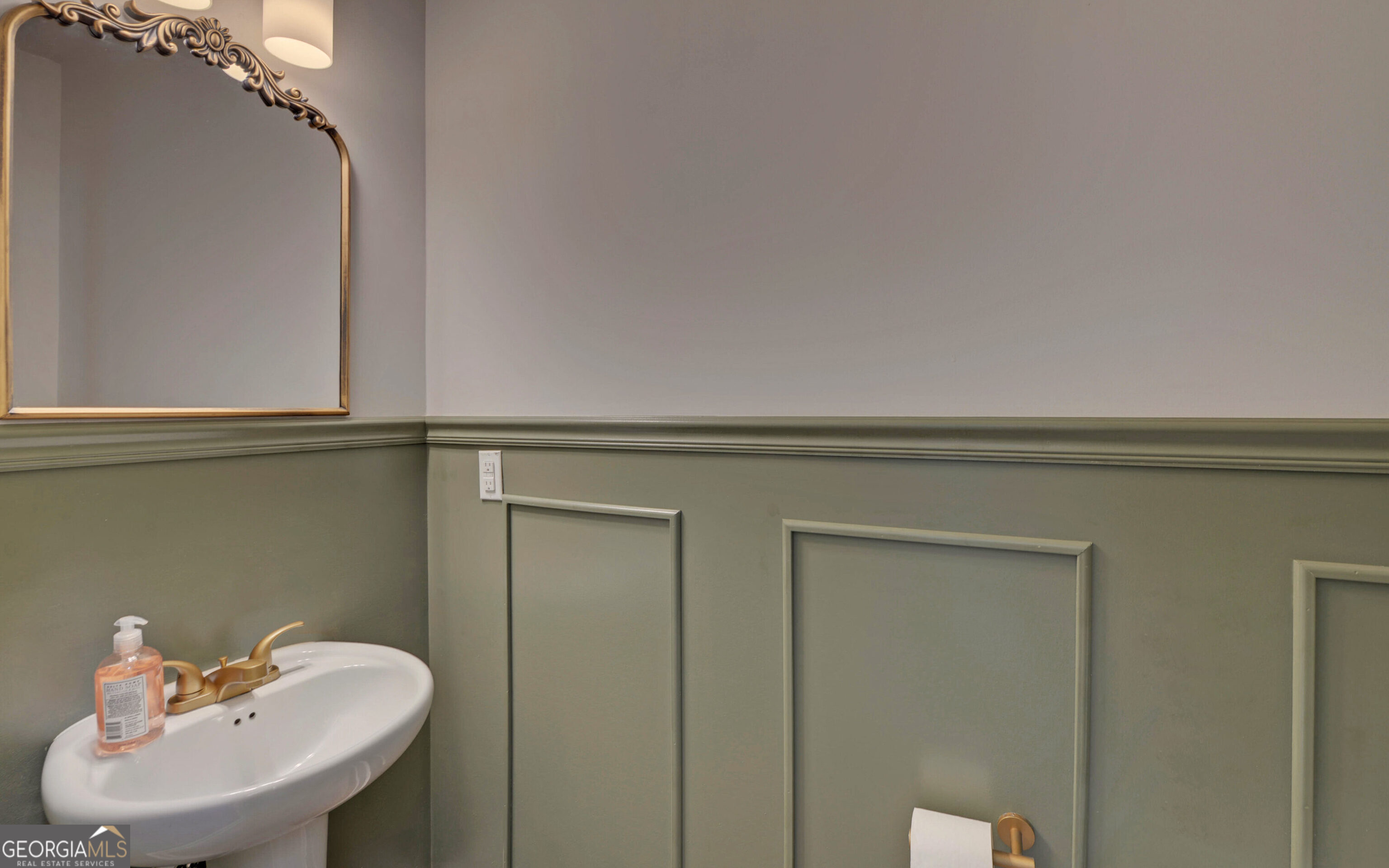 Huntington Manor - Residential