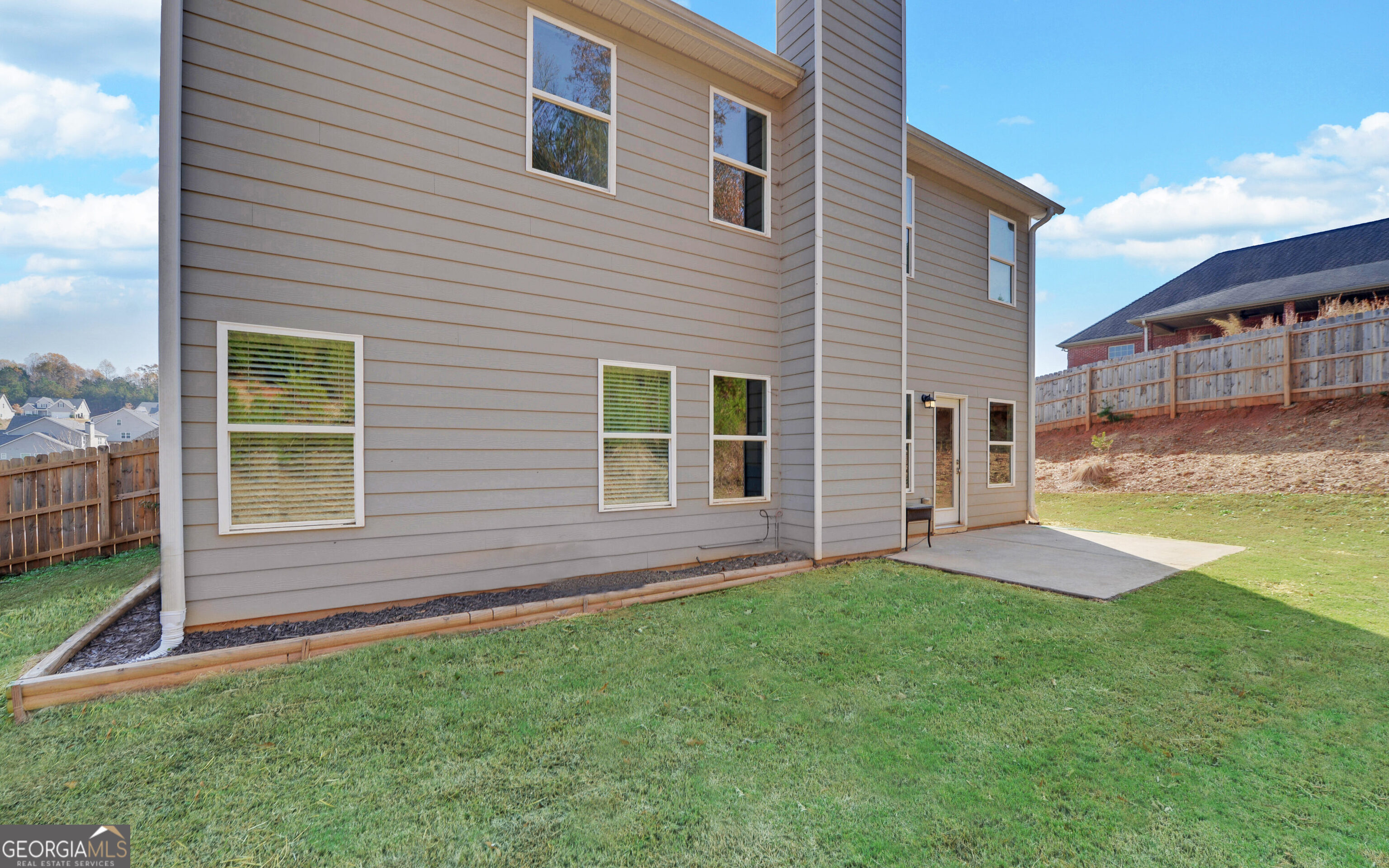 Huntington Manor - Residential