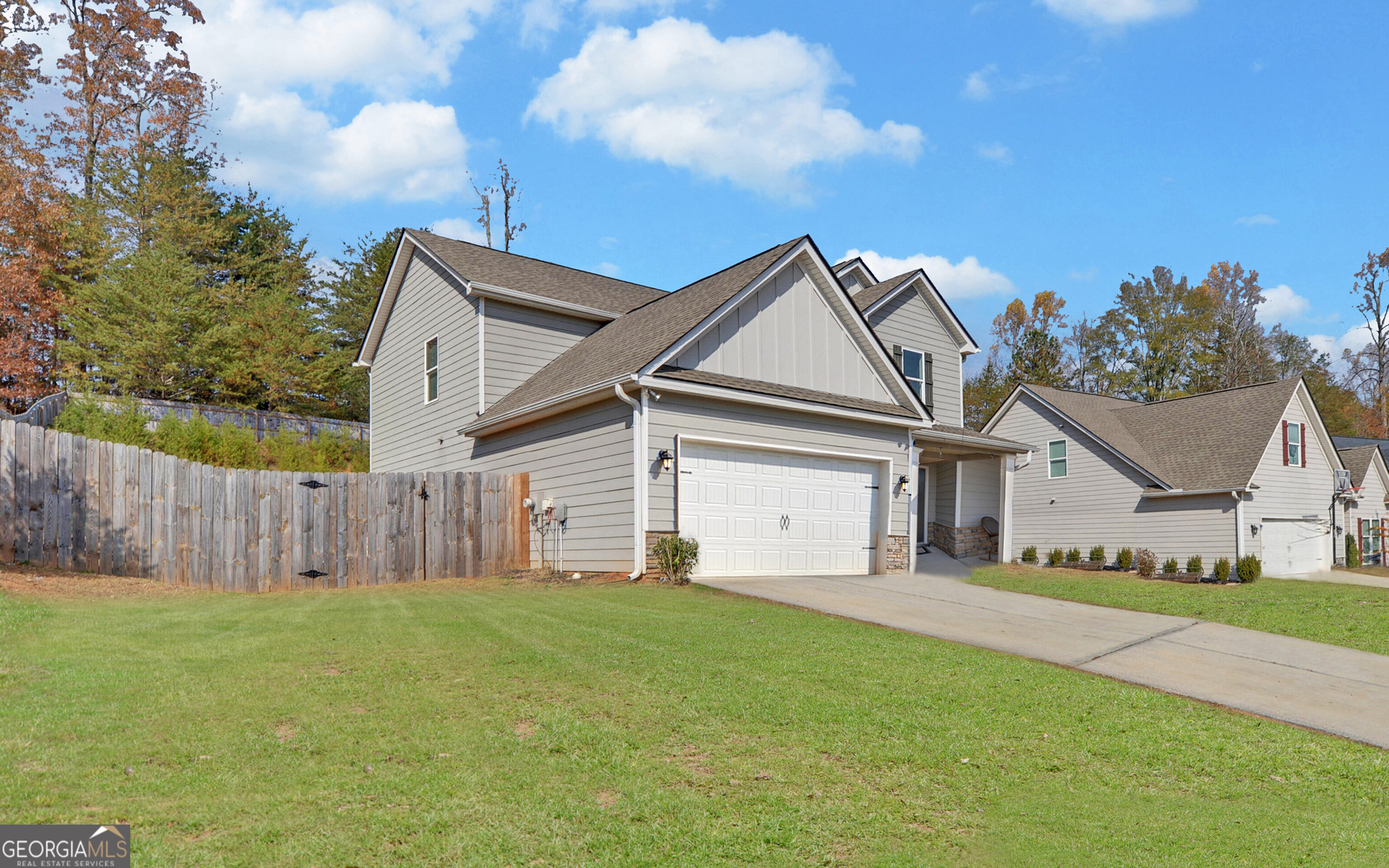 Huntington Manor - Residential