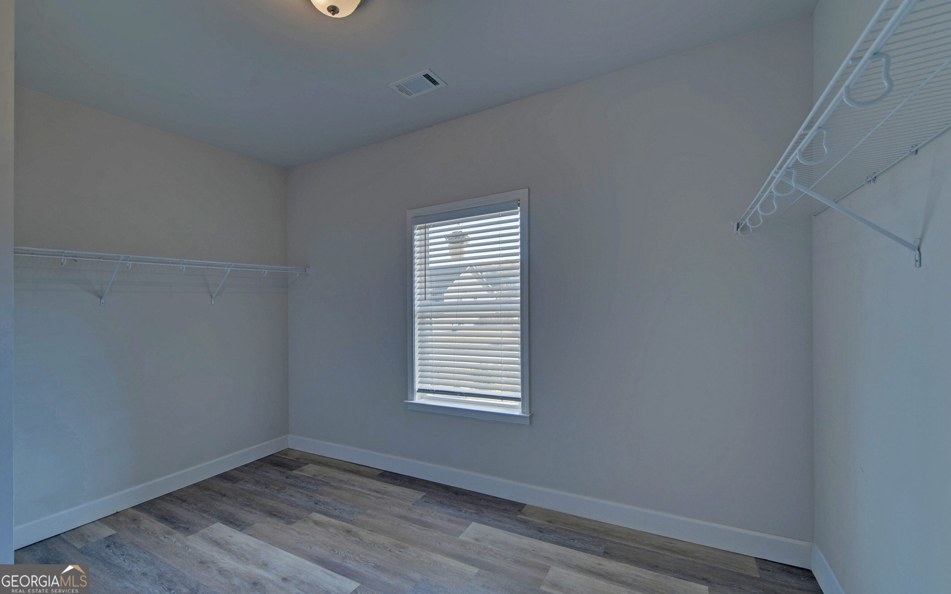 Huntington Manor - Residential