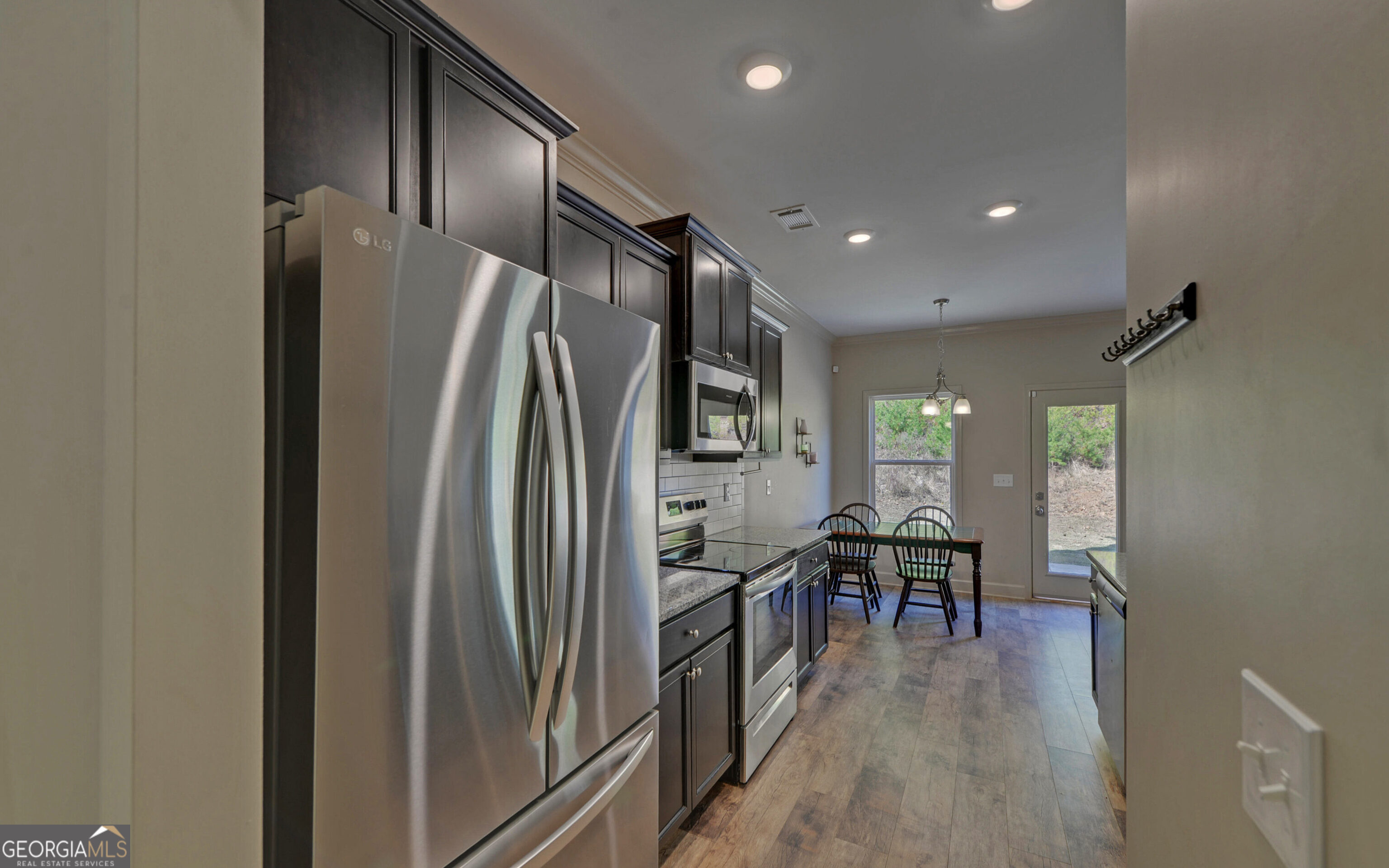 Huntington Manor - Residential