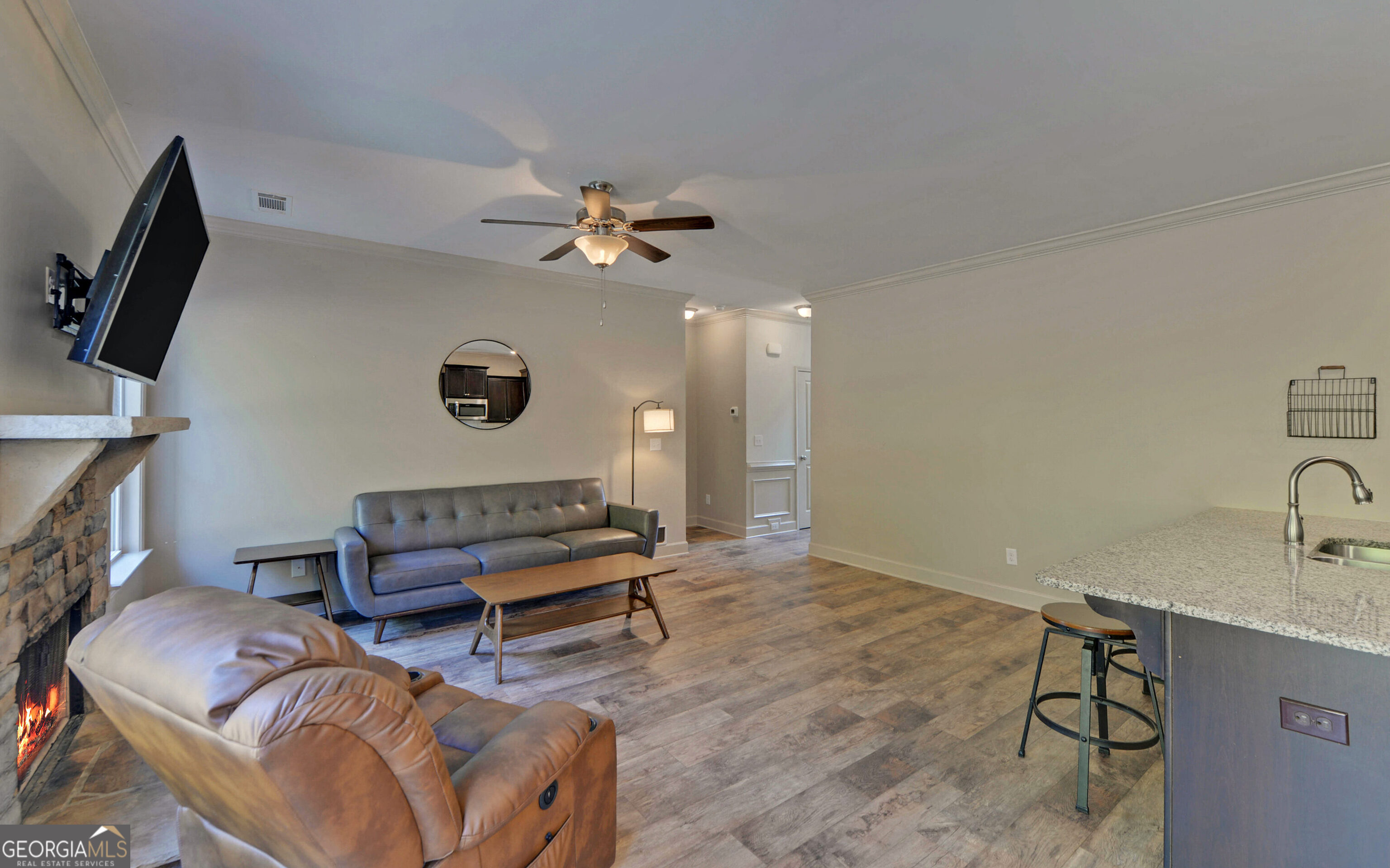 Huntington Manor - Residential