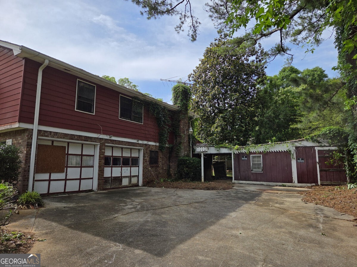 556 Greenview AVE SE