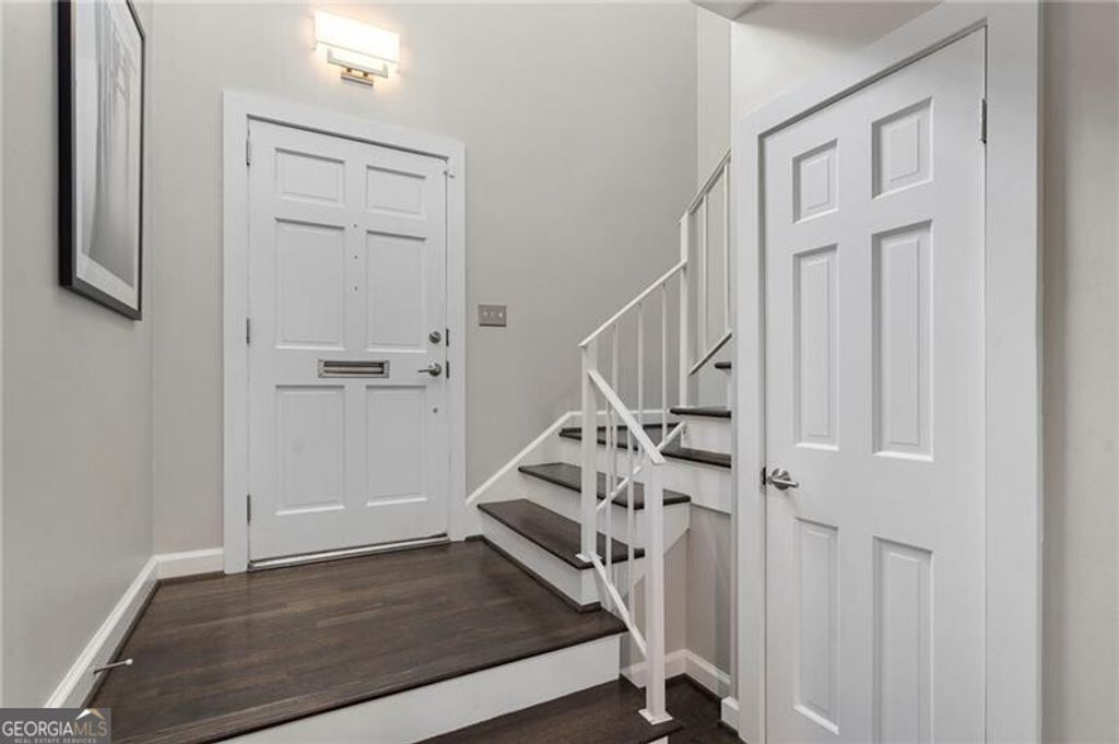 Photo of 14 Sycamore Square, Decatur, GA 30030 (MLS # 10708168)