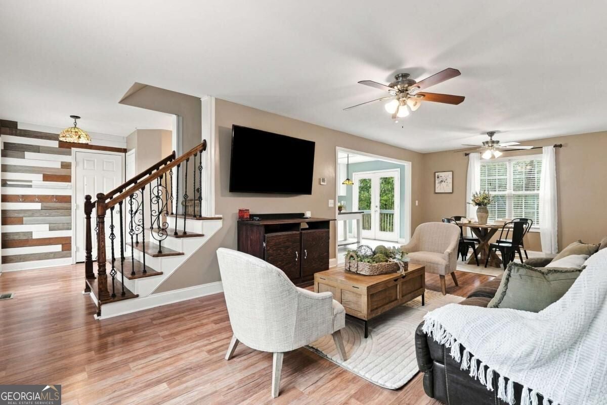 196 W Scott CT