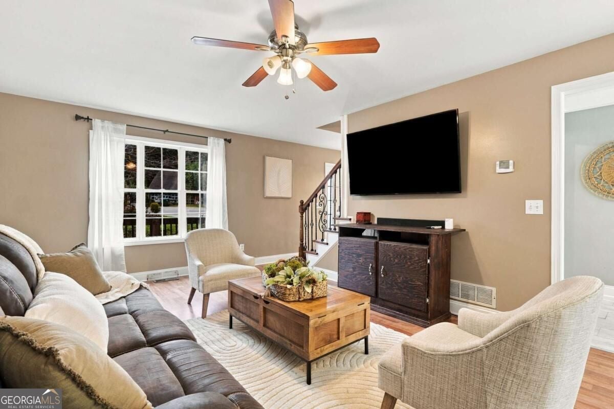 196 W Scott CT